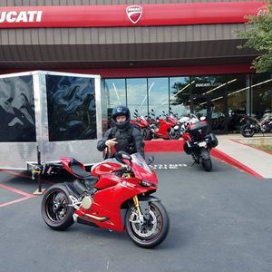 Meet your Posher, Zach